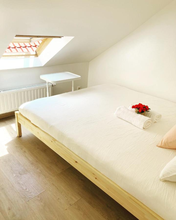 Benny'S Rooms Brussels City Centre Buitenkant foto